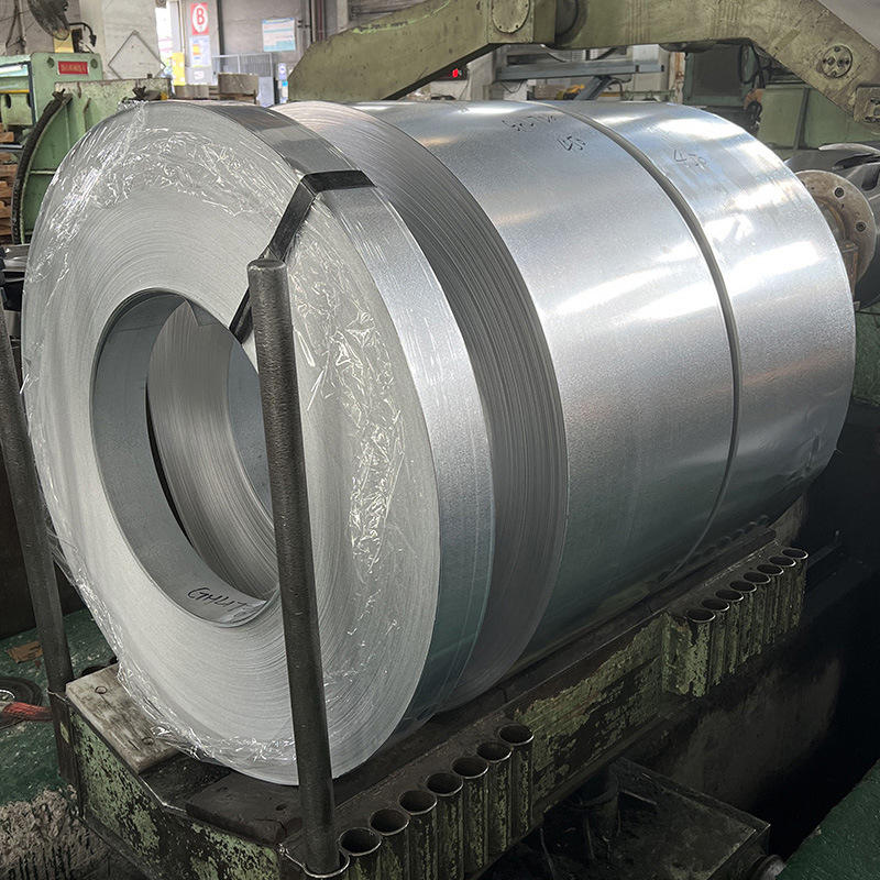 年产能2.5万辆；二是湖里7.9米以下中型客车生产基地