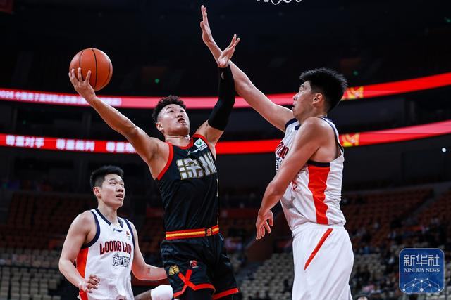 CBA常规赛第26轮：深圳主场97-96力克广州