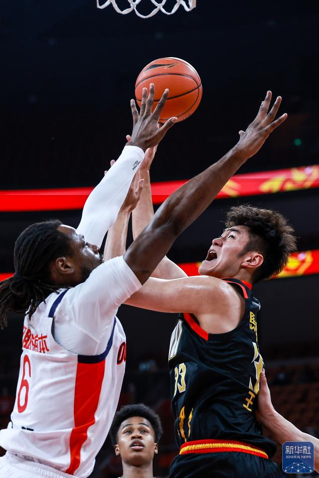 CBA常规赛第26轮：深圳主场97-96力克广州