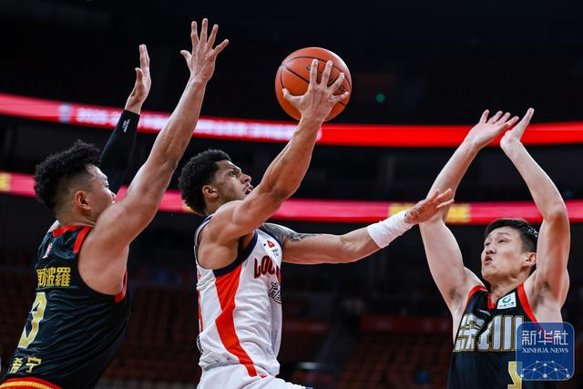 CBA常规赛第26轮：深圳主场97-96力克广州