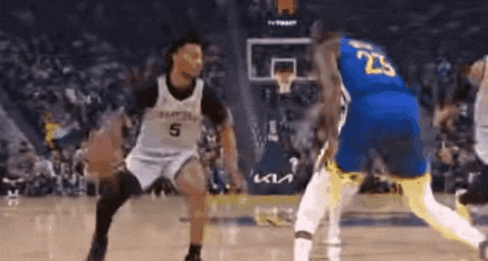 文班亚马连场轰41+58分 马刺战术实验成关键胜负