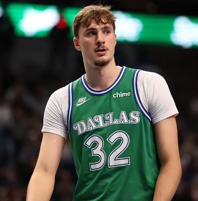 独行侠新星弗拉格51分创纪录，力压班切罗成最年