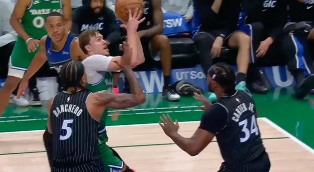 独行侠新星弗拉格51分创纪录，力压班切罗成最年